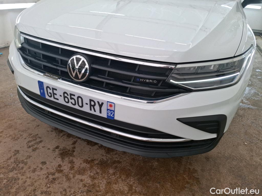  Volkswagen  Tiguan VOLKSWAGEN  / 2020 / 5P / SUV 1.4 eHybrid 245 DSG6 Life #1