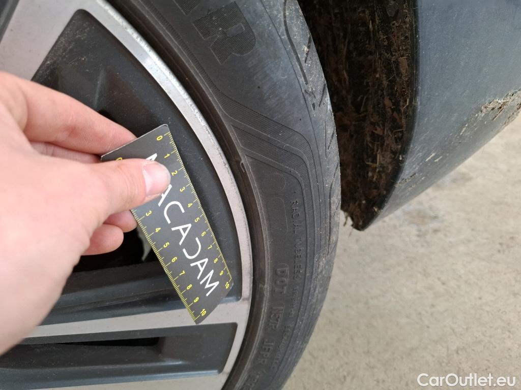  Bmw  Serie 1 BMW Série 1 / 2019 / 5P / Berline 116i Business Design #11