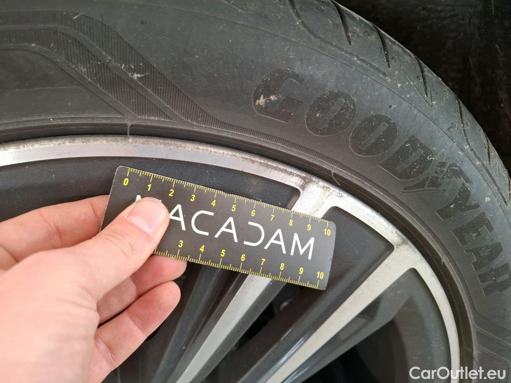  Bmw  Serie 1 BMW Série 1 / 2019 / 5P / Berline 116i Business Design #10