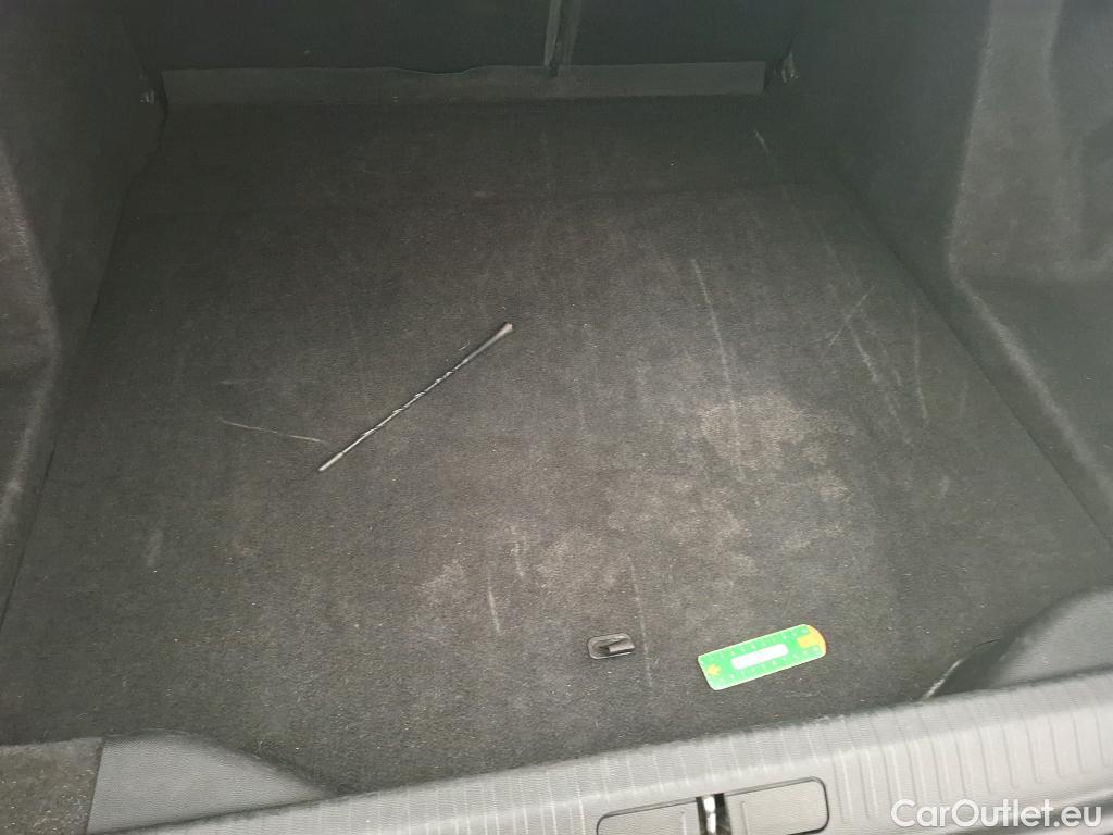  Citroen  C4 CITROEN  X / 2022 / 4P / Berline PureTech 130 S&S EAT8 Feel Pack #26