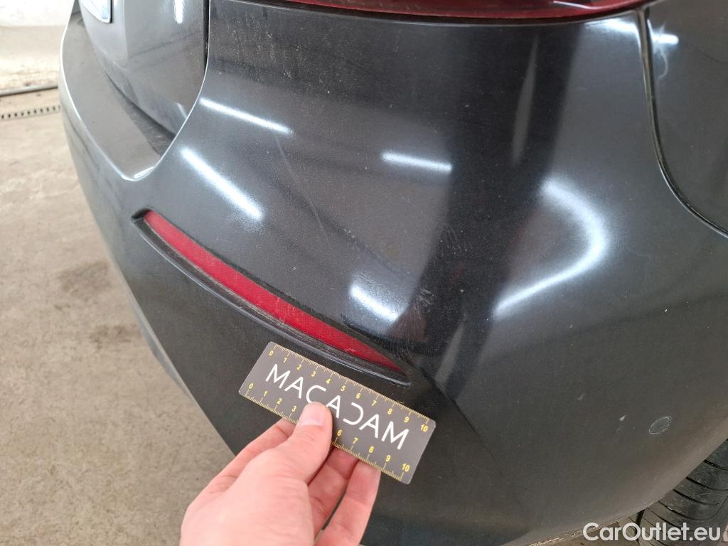  Bmw  Serie 1 BMW Série 1 / 2019 / 5P / Berline 116i Business Design #4