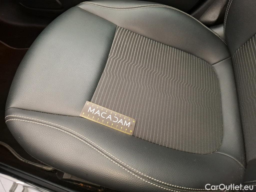  Mercedes  CLA-Klasse MERCEDES-BENZ CLA Coupe / 2019 / 4P / Coupé CLA 180 Business Line BA7 #30