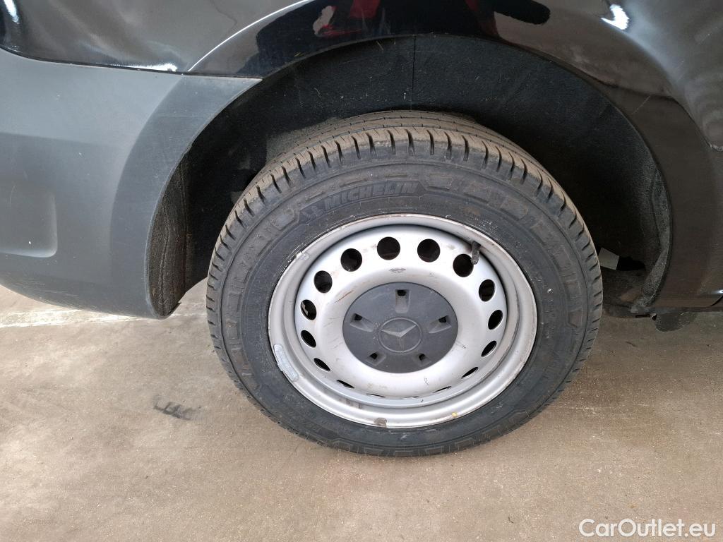  Mercedes  Vito MERCEDES-BENZ  Compact / 2020 / 4P / Fourgon tôlé 114 CDI Compact First #4