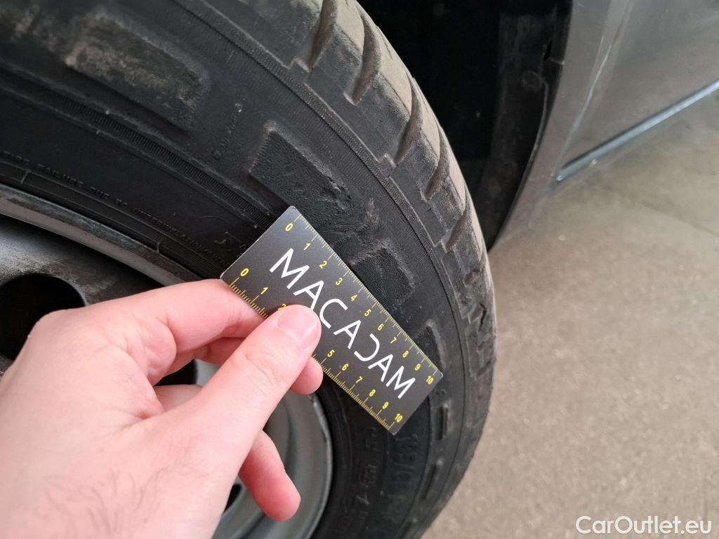  Mercedes  Vito MERCEDES-BENZ  Compact / 2020 / 4P / Fourgon tôlé 114 CDI Compact First #3