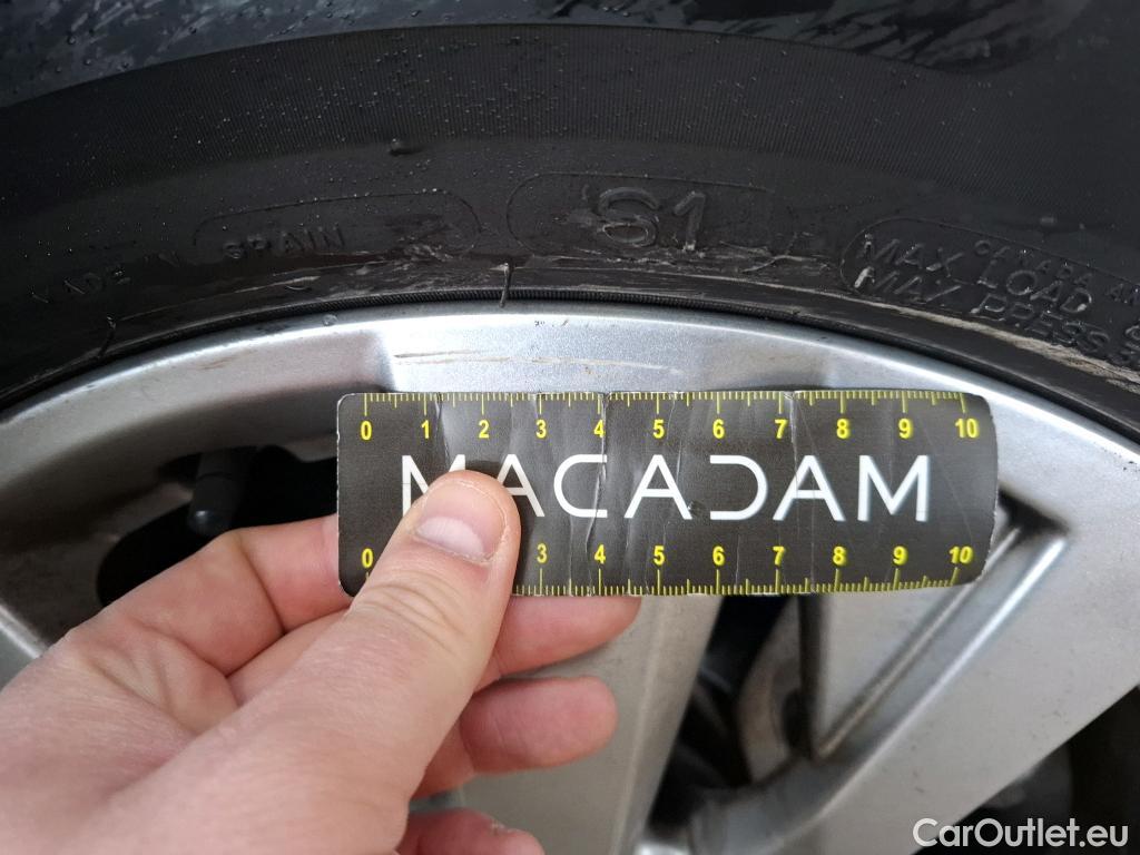  Peugeot  3008  Active Pack 1.2 PureTech 130CV BVA8 E6d #18