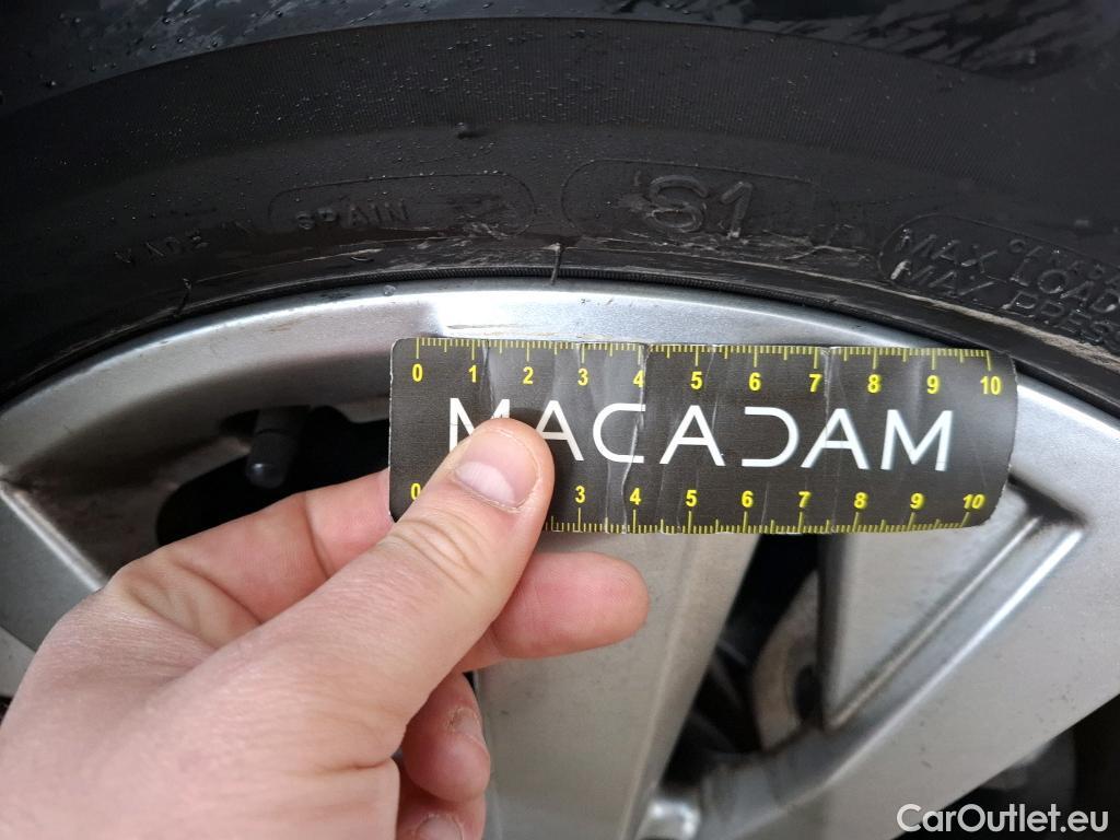  Peugeot  3008  Active Pack 1.2 PureTech 130CV BVA8 E6d #19