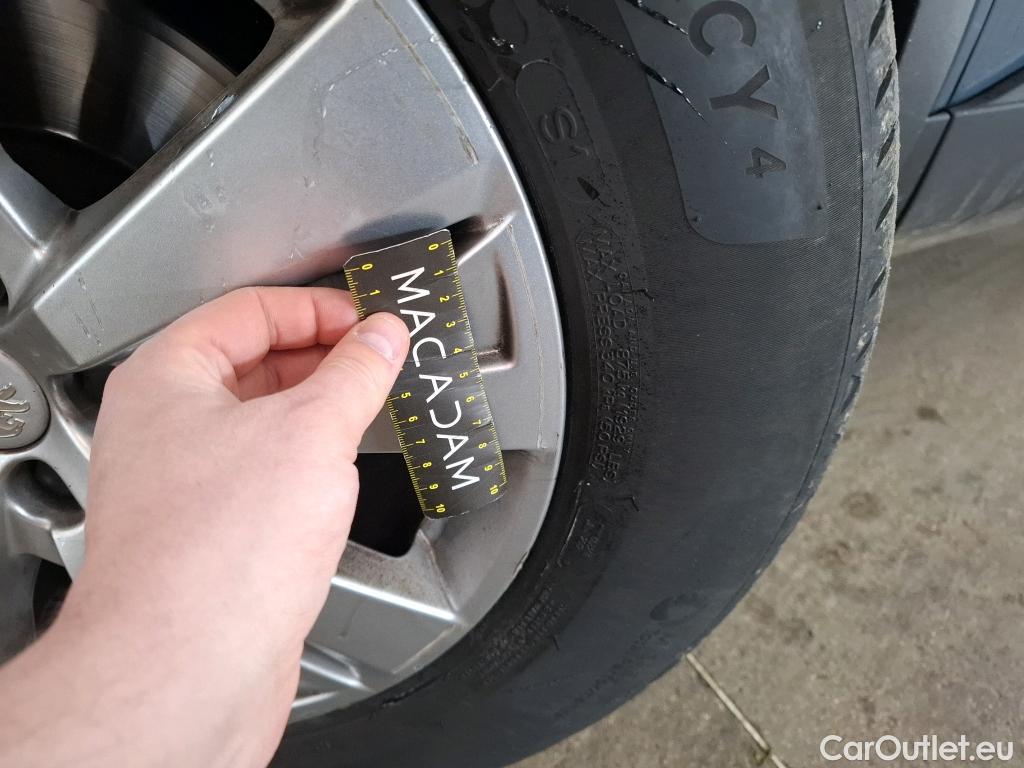  Peugeot  3008  Active Pack 1.2 PureTech 130CV BVA8 E6d #8