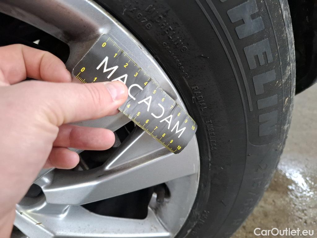  Peugeot  3008  Active Pack 1.2 PureTech 130CV BVA8 E6d #12