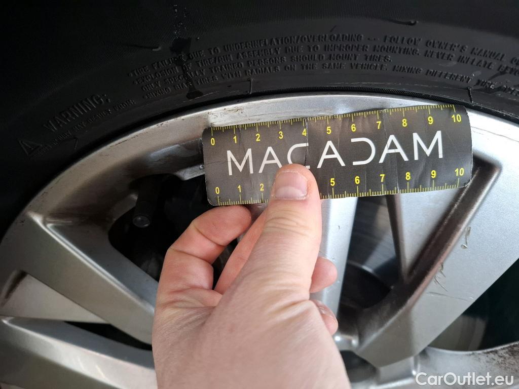  Peugeot  3008  Active Pack 1.2 PureTech 130CV BVA8 E6d #4