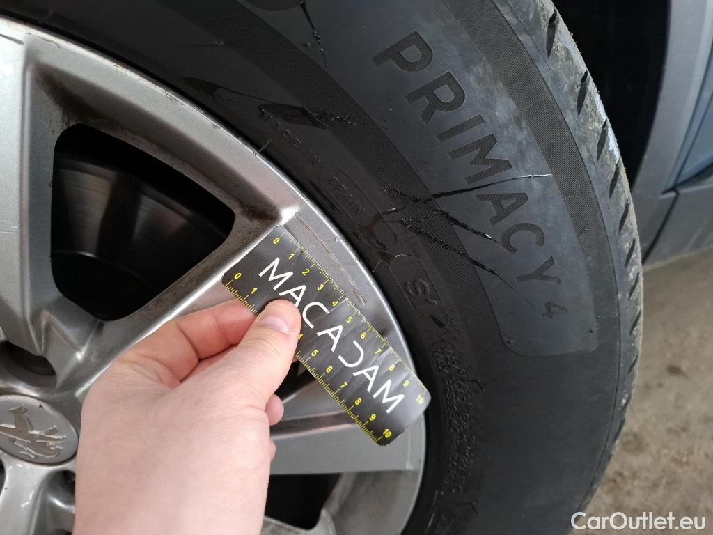  Peugeot  3008  Active Pack 1.2 PureTech 130CV BVA8 E6d #7