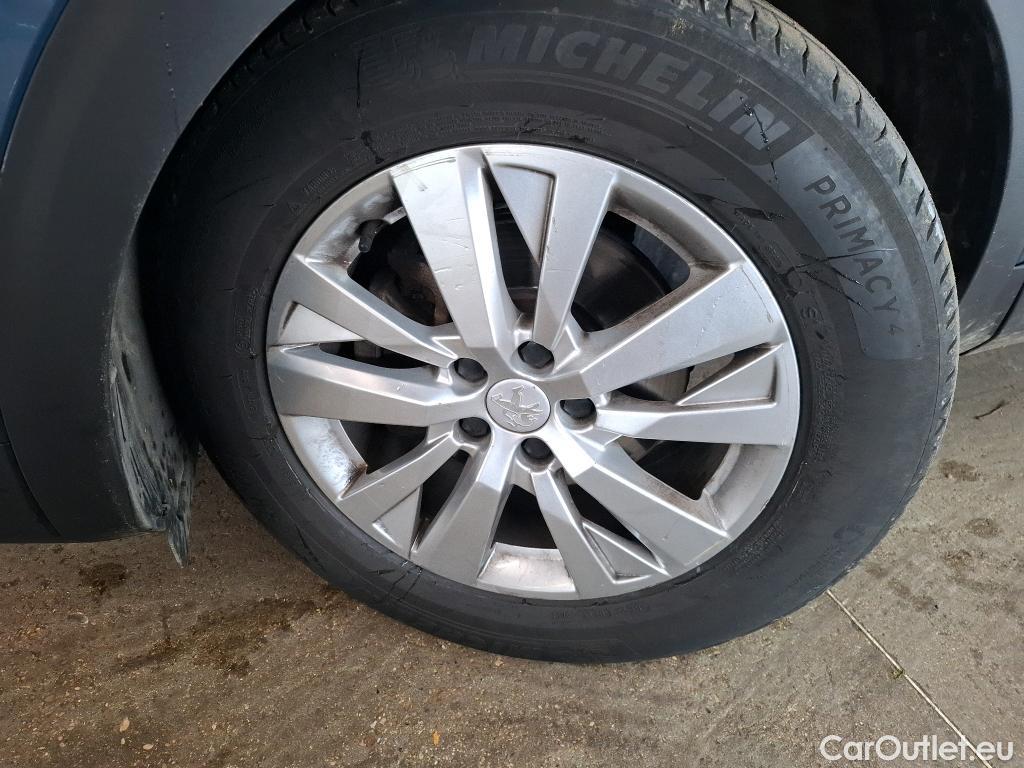  Peugeot  3008  Active Pack 1.2 PureTech 130CV BVA8 E6d #2