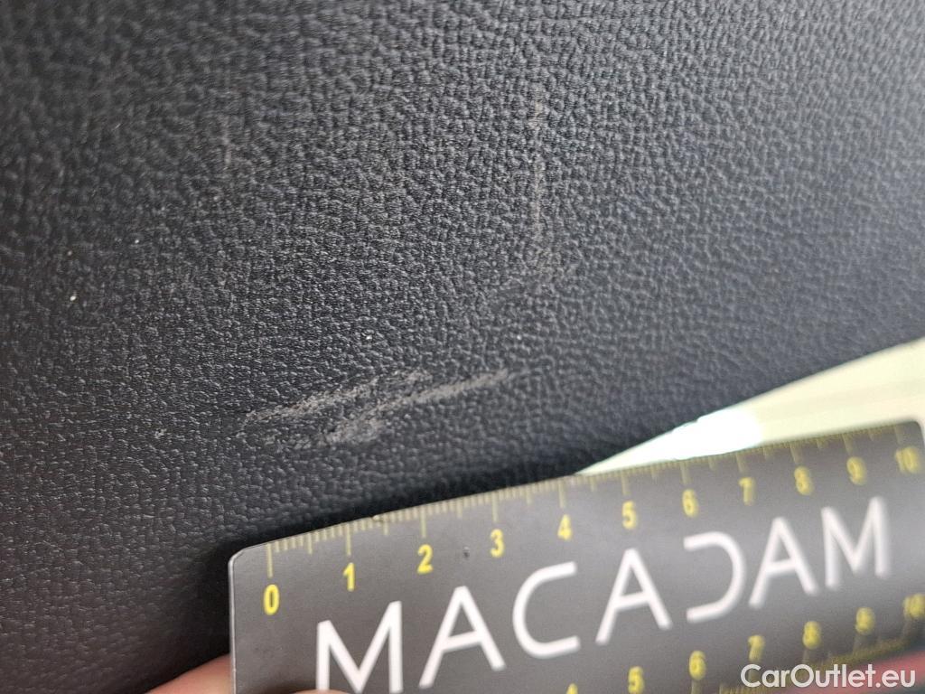  Volkswagen  Golf  VOLKSWAGEN / 2020 / 5P / Berline 2.0 TDI SCR 115 DSG7 Life Busi #30