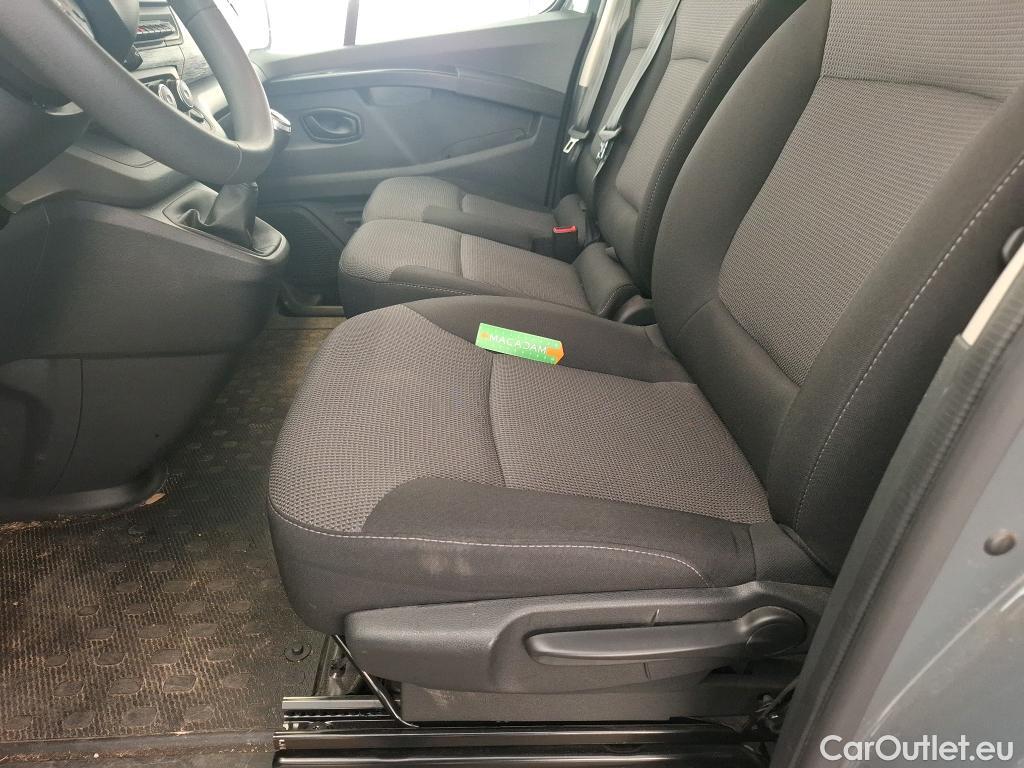  Renault  Trafic RENAULT  / 2021 / 4P / Combi Zen L1 Blue dCi 150 S&S - 8 pl #18