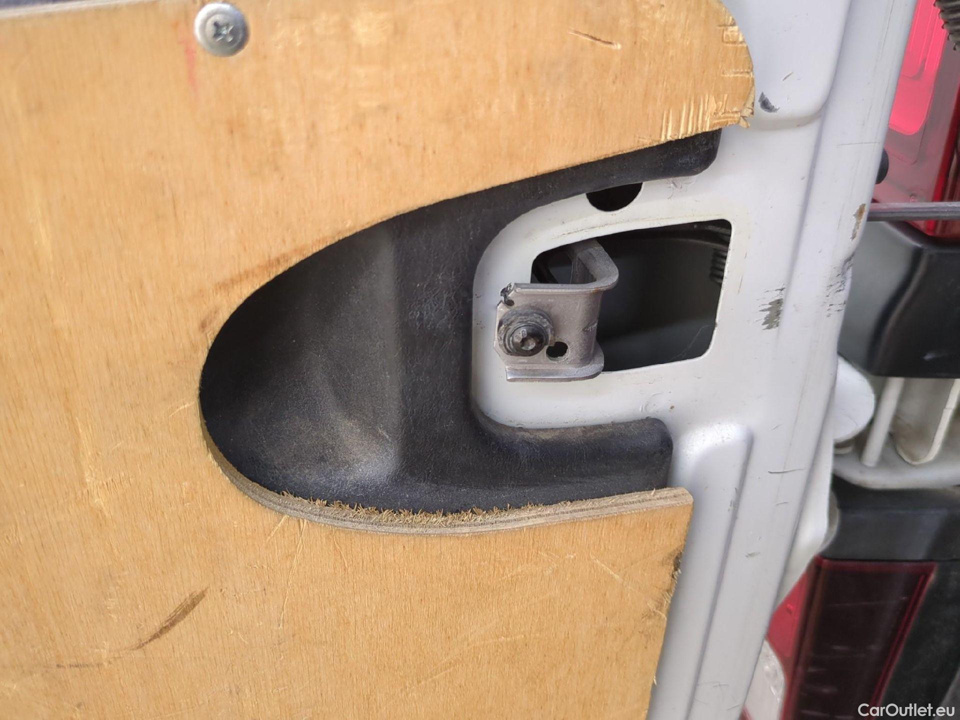  Renault  Trafic RENAULT  VU 4p Fourgon FG GCFL1H1 1000 dCi95 Stop&Start E6 #15