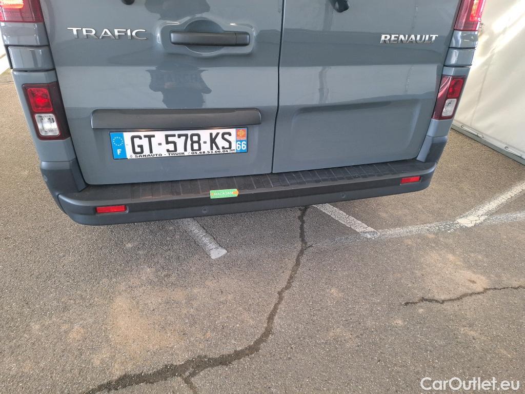  Renault  Trafic RENAULT  / 2021 / 4P / Combi Zen L1 Blue dCi 150 S&S - 8 pl #1
