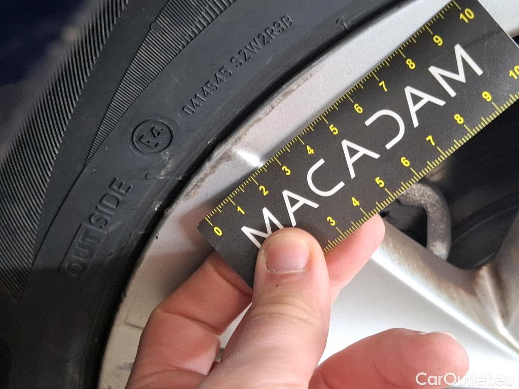  Volkswagen  Golf  VOLKSWAGEN / 2020 / 5P / Berline 2.0 TDI SCR 115 DSG7 Life Busi #17