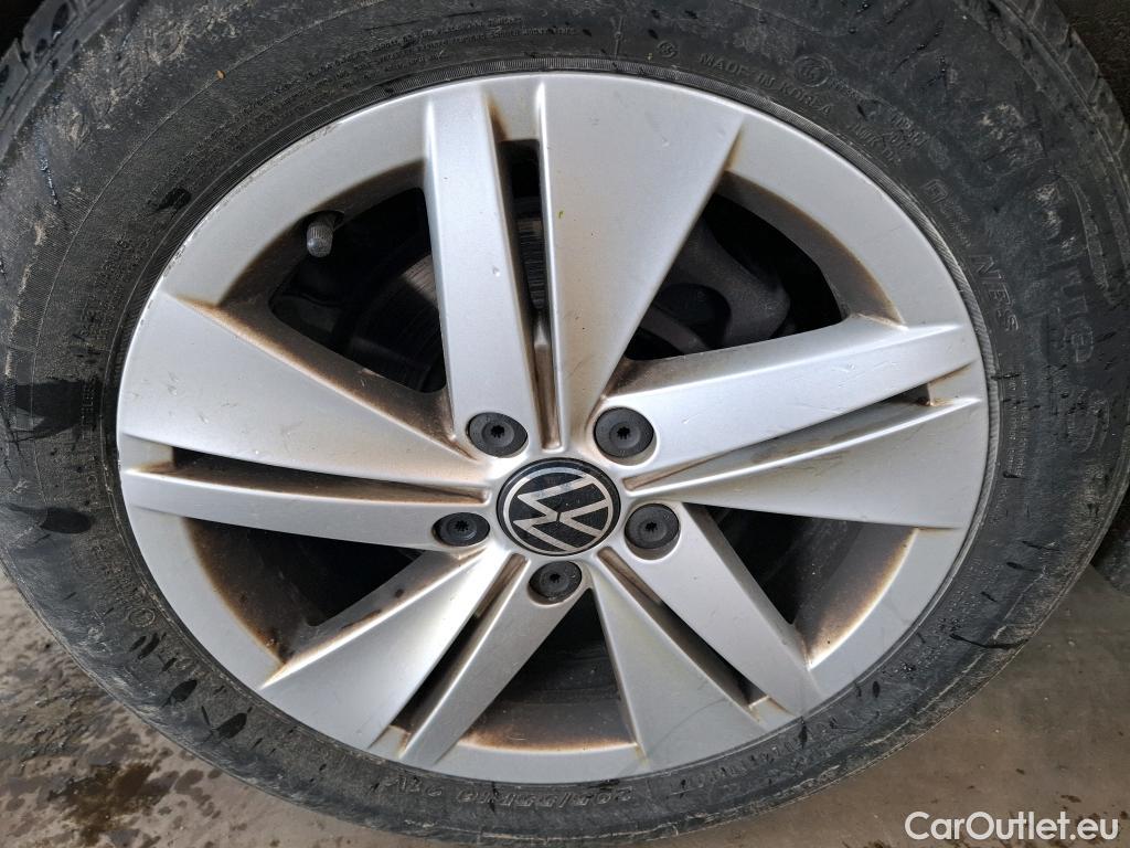  Volkswagen  Golf  VOLKSWAGEN / 2020 / 5P / Berline 2.0 TDI SCR 115 DSG7 Life Busi #37