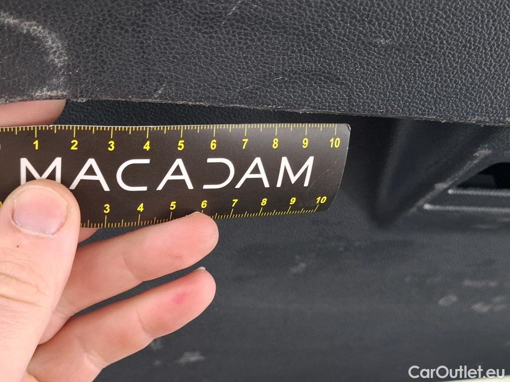  Volkswagen  Golf  VOLKSWAGEN / 2020 / 5P / Berline 2.0 TDI SCR 115 DSG7 Life Busi #25