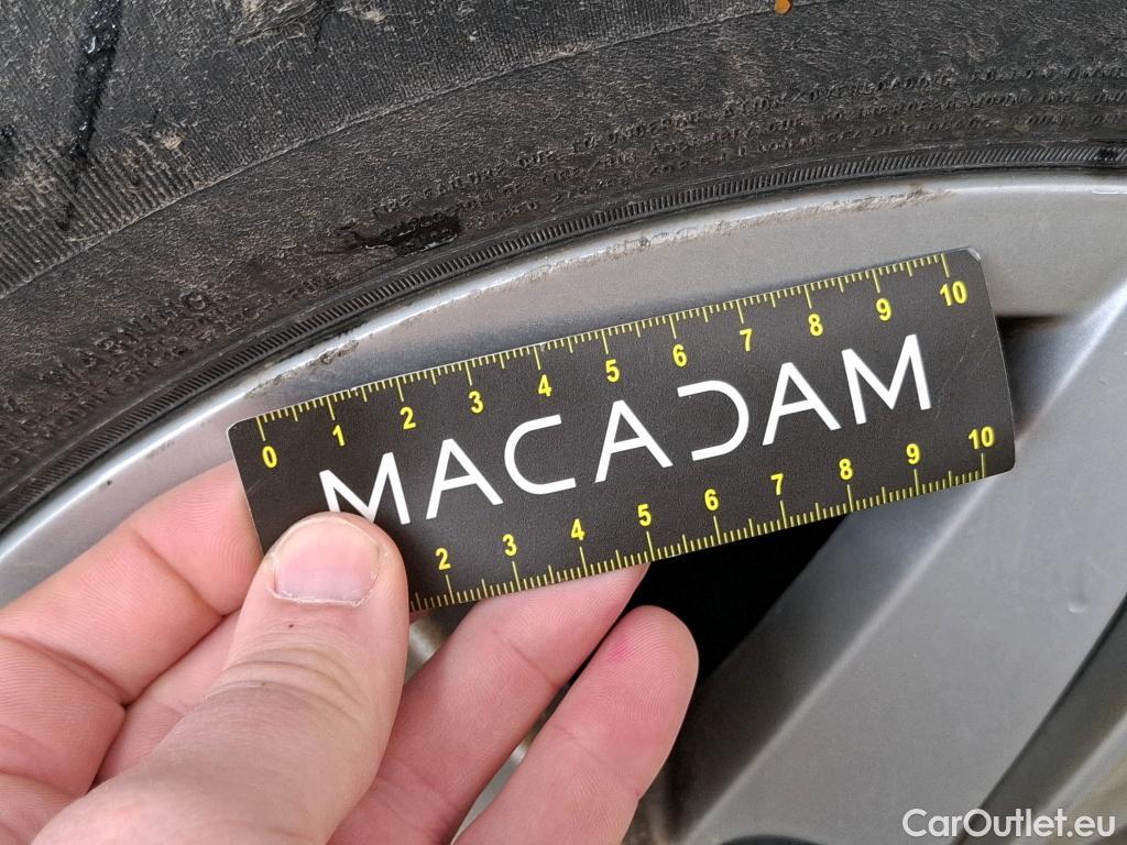  Volkswagen  Golf  VOLKSWAGEN / 2020 / 5P / Berline 2.0 TDI SCR 115 DSG7 Life Busi #38