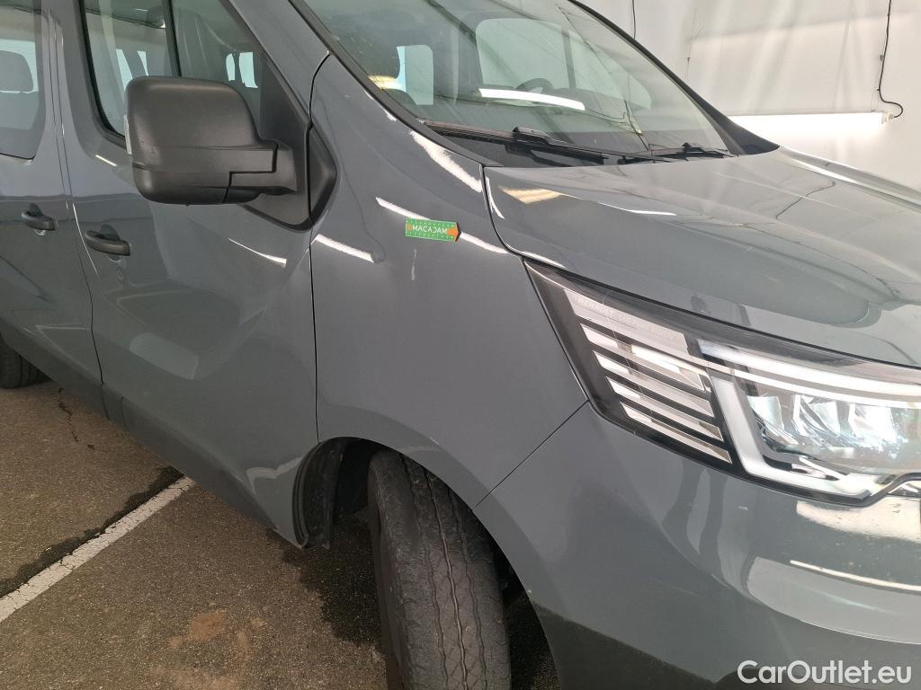  Renault  Trafic RENAULT  / 2021 / 4P / Combi Zen L1 Blue dCi 150 S&S - 8 pl #31
