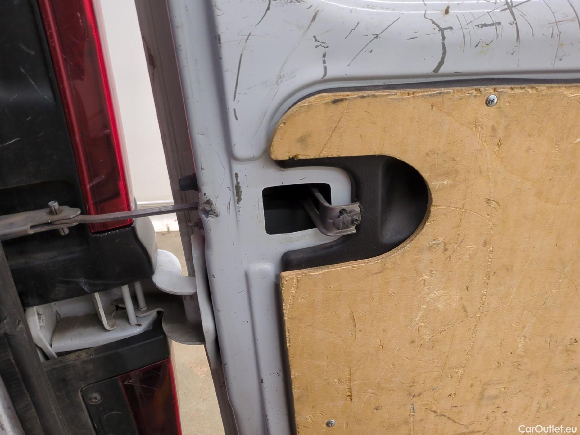  Renault  Trafic RENAULT  VU 4p Fourgon FG GCFL1H1 1000 dCi95 Stop&Start E6 #16