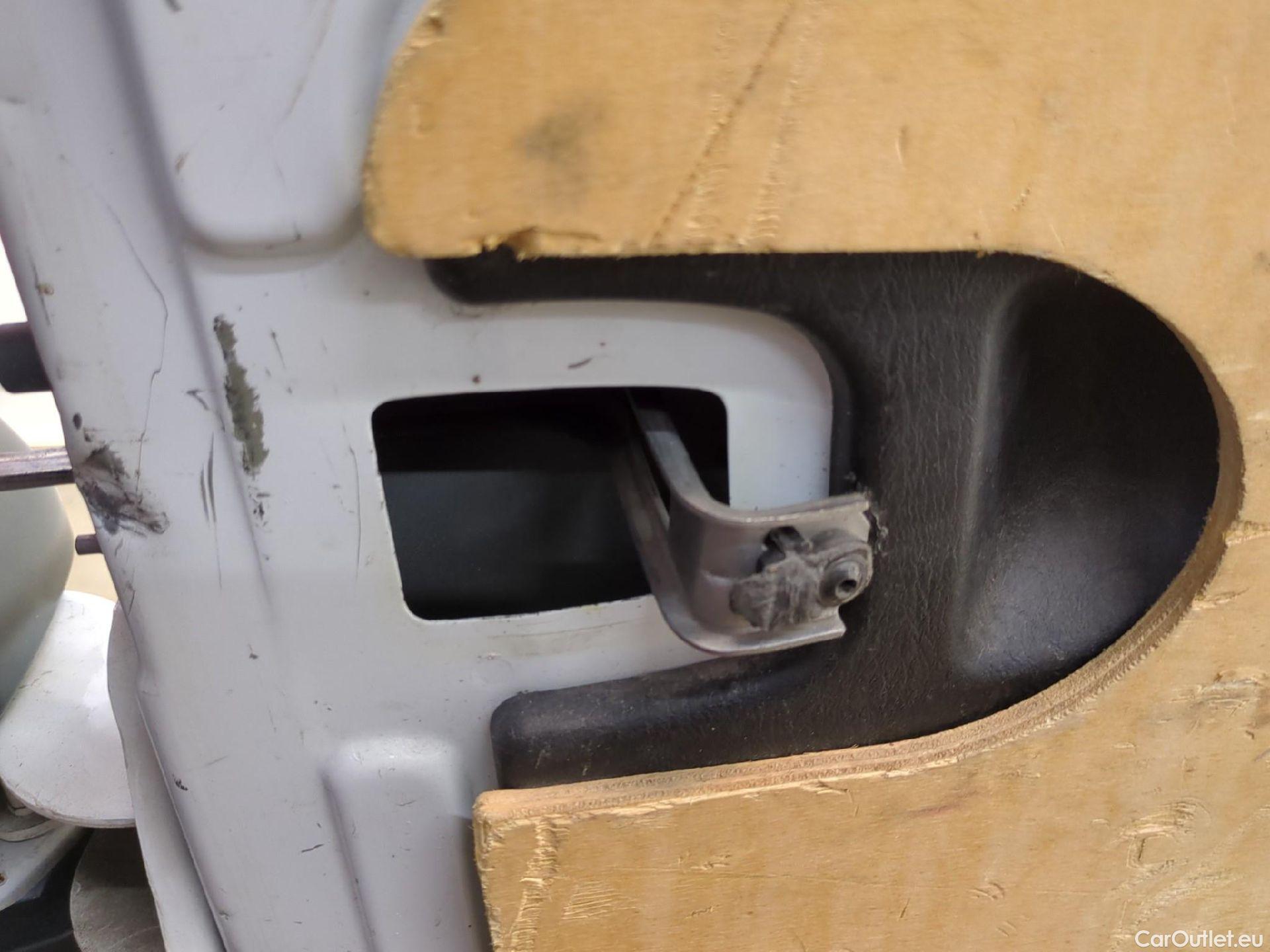  Renault  Trafic RENAULT  VU 4p Fourgon FG GCFL1H1 1000 dCi95 Stop&Start E6 #17