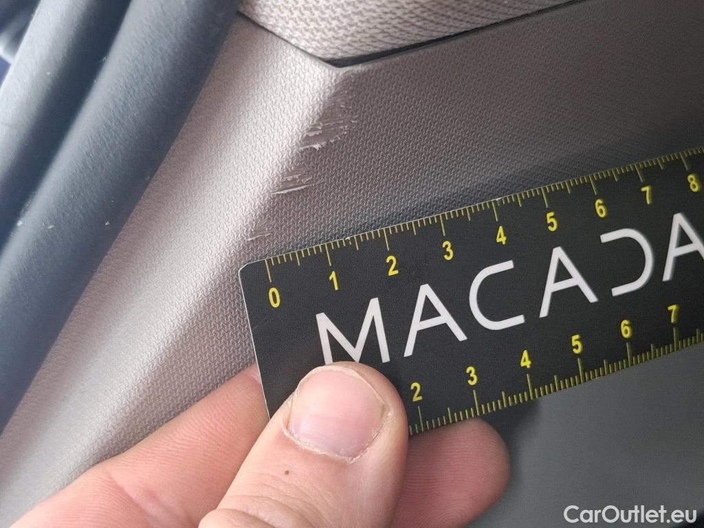  Volkswagen  Golf  VOLKSWAGEN / 2020 / 5P / Berline 2.0 TDI SCR 115 DSG7 Life Busi #23