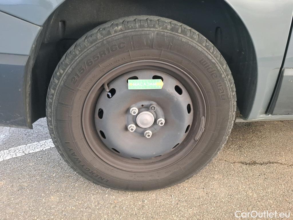  Renault  Trafic RENAULT  / 2021 / 4P / Combi Zen L1 Blue dCi 150 S&S - 8 pl #14