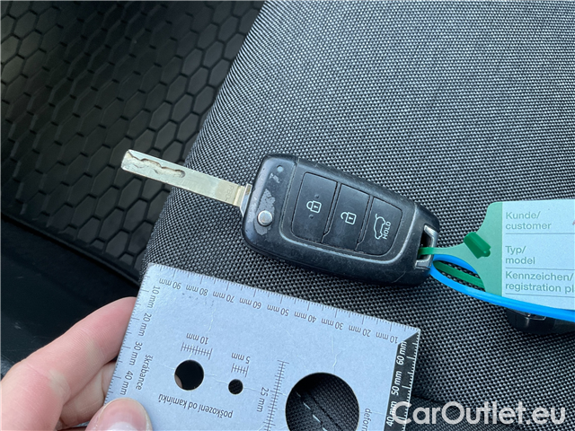  Hyundai  i30  1.5i Smart kombi 5d #32