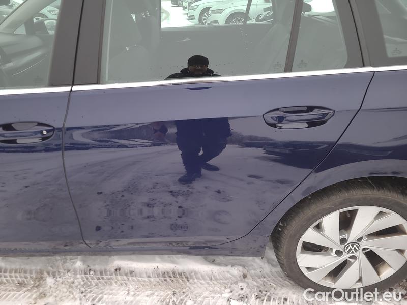  Volkswagen  Golf  VIII Variant (CG5) 2020 Var.2.0TDI 110 Style 5d #17