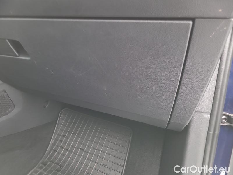  Volkswagen  Golf  VIII Variant (CG5) 2020 Var.2.0TDI 110 Style 5d #27