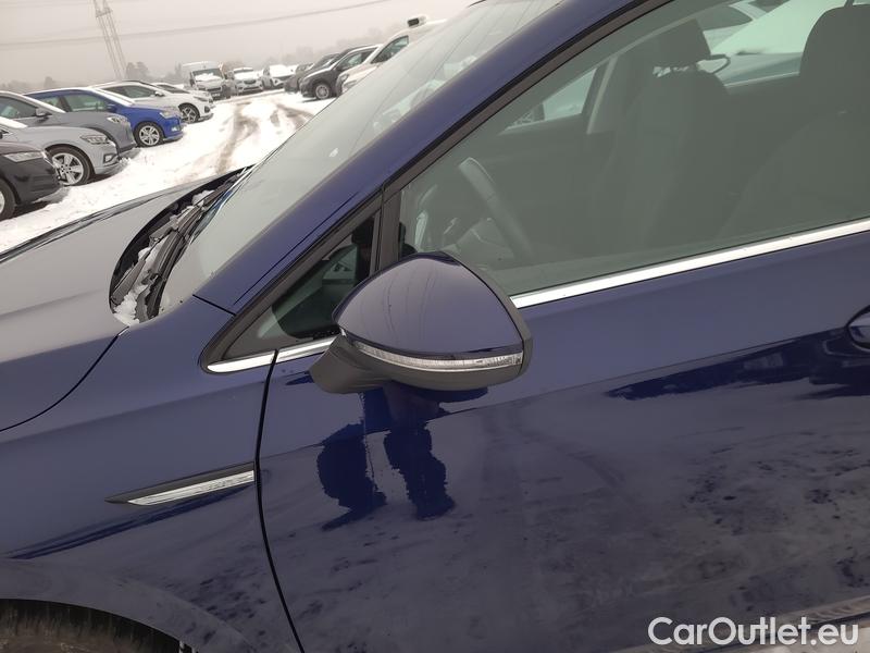  Volkswagen  Golf  VIII Variant (CG5) 2020 Var.2.0TDI 110 Style 5d #5