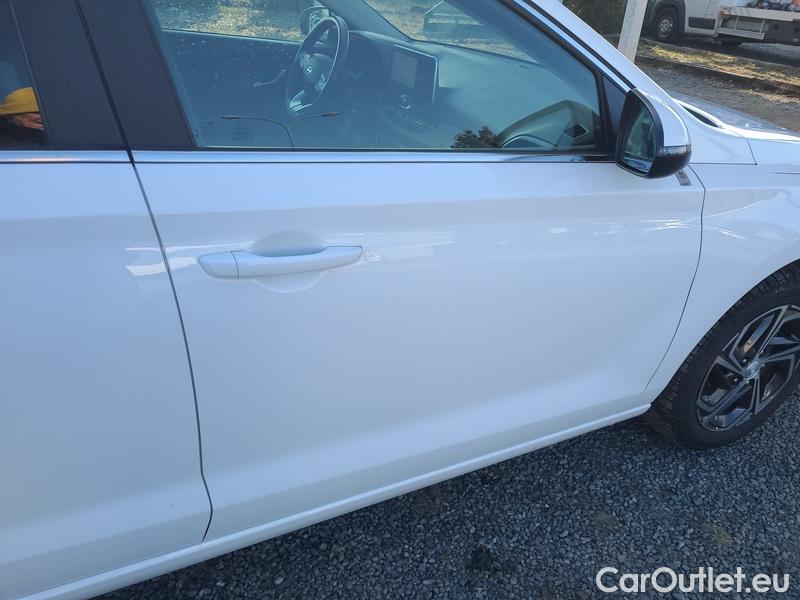  Hyundai  i30   cw (PD)(2017->)  - Hyundai  kom.1.5i Family Smart 5d #15