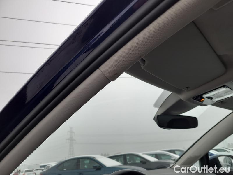  Volkswagen  Golf  VIII Variant (CG5) 2020 Var.2.0TDI 110 Style 5d #16