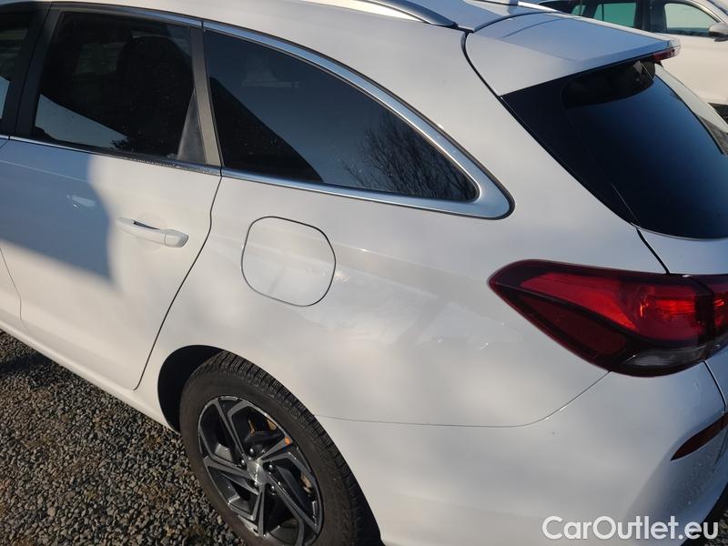  Hyundai  i30   cw (PD)(2017->)  - Hyundai  kom.1.5i Family Smart 5d #13