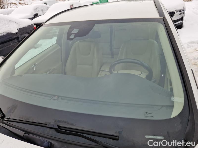  Volvo  V60 V 60 Kombi (2018->)  2.0D4 Summum AT #1