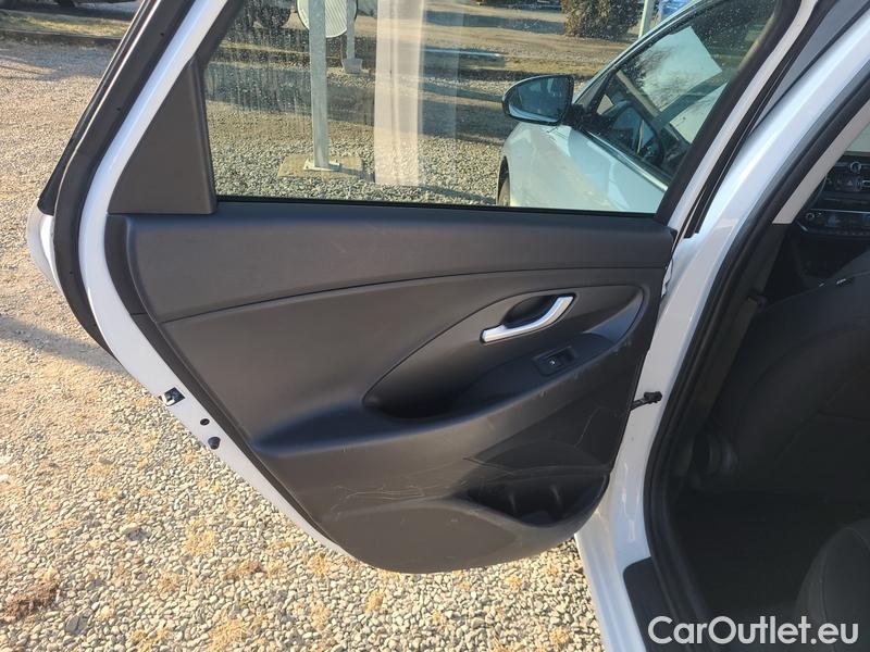  Hyundai  i30   cw (PD)(2017->)  - Hyundai  kom.1.5i Family Smart 5d #16