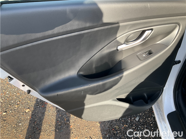  Hyundai  i30  1.5i Smart kombi 5d #20