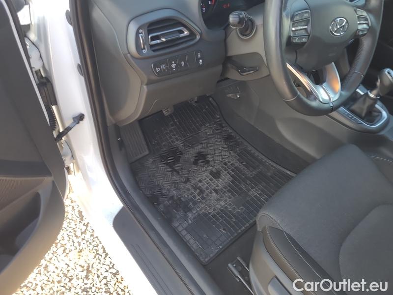  Hyundai  i30   cw (PD)(2017->)  - Hyundai  kom.1.5i Family Smart 5d #4