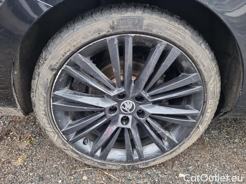  Skoda  Superb  Combi (3T5)(2010) Su.C.2.0TDI 147 4x4 Style Aut #3