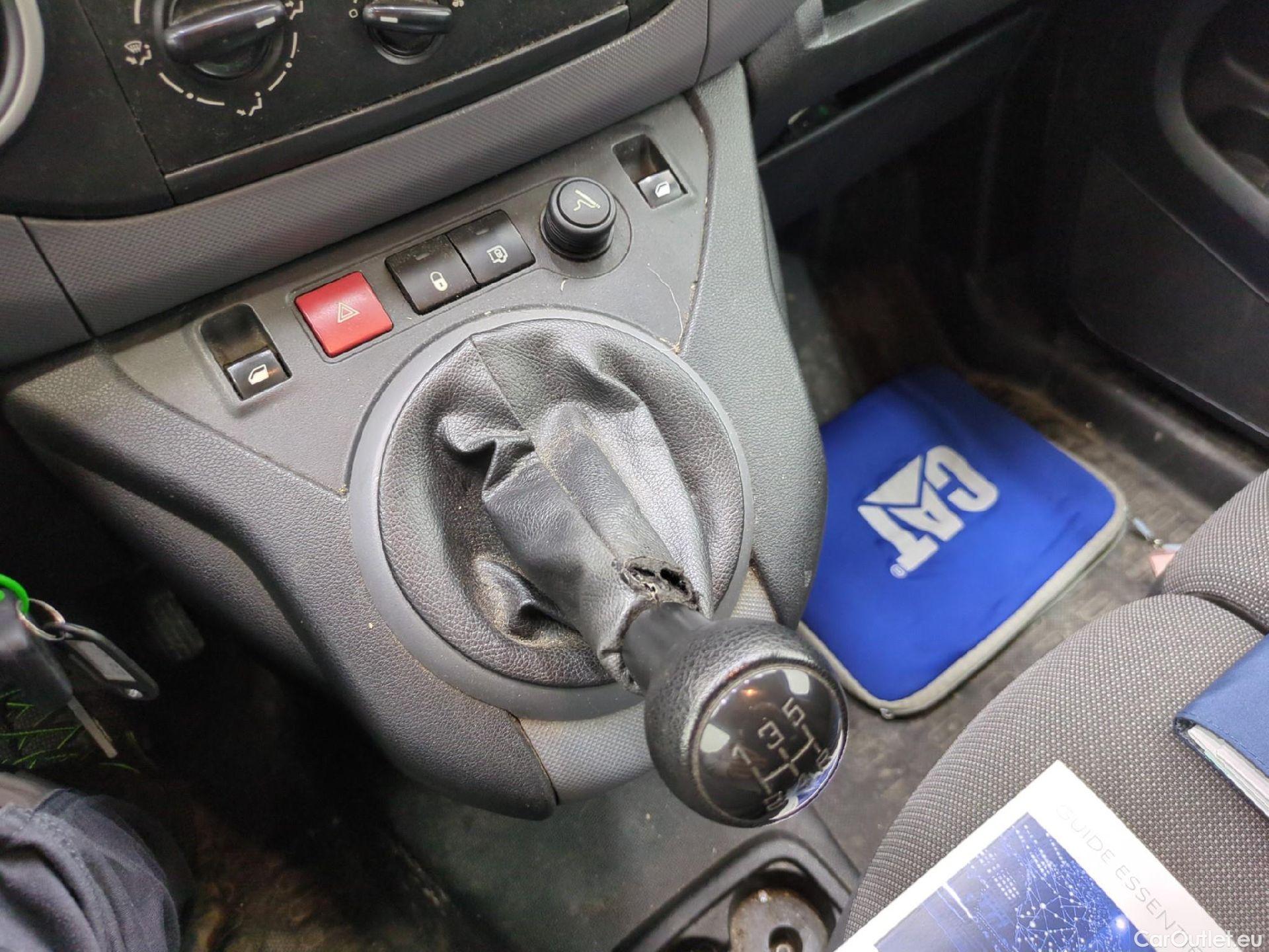  Peugeot  Partner  L1 Premium Pack 1.6 HDi 100CV BVM5 E6 #1