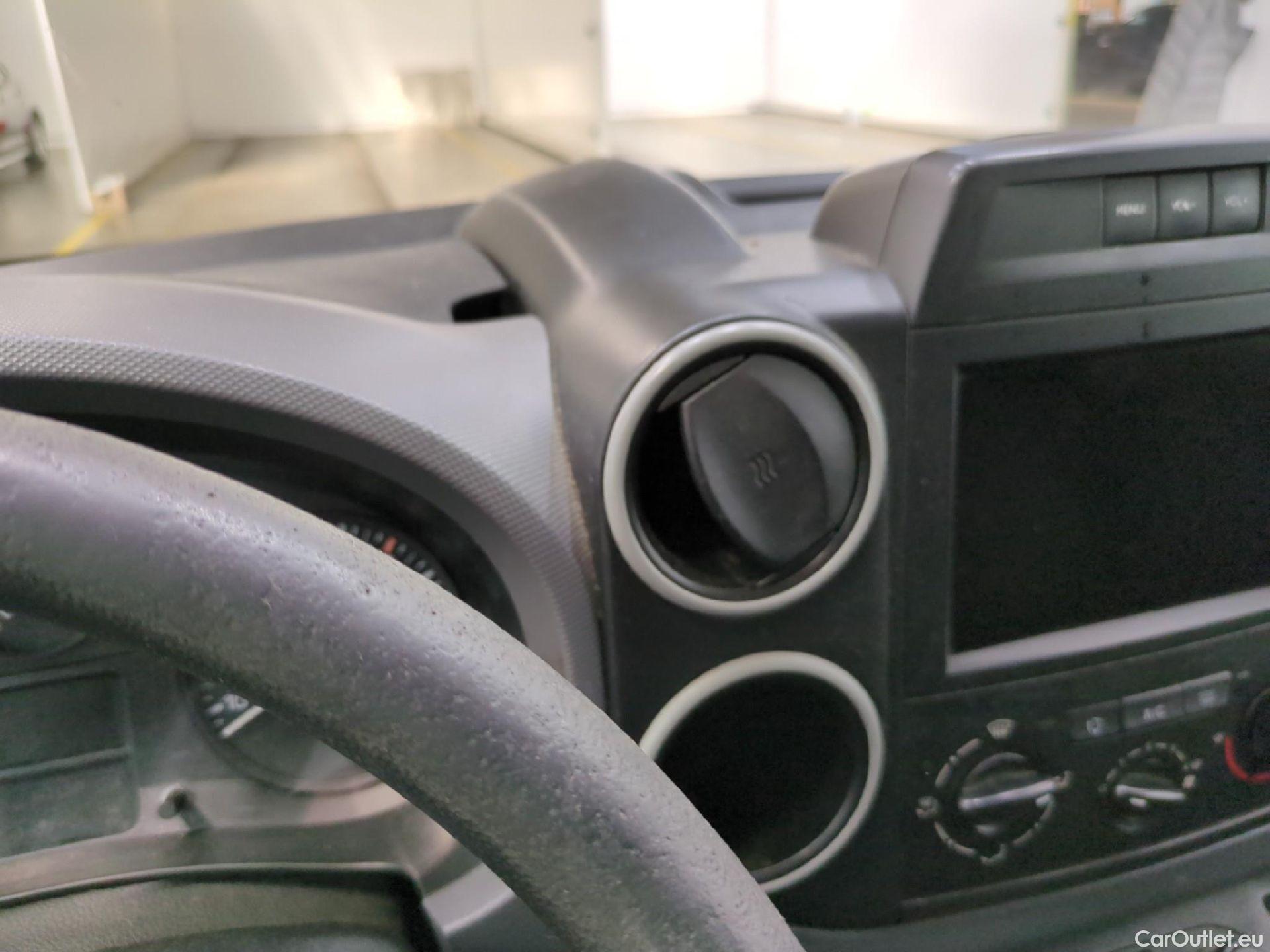  Peugeot  Partner  L1 Premium Pack 1.6 HDi 100CV BVM5 E6 #3