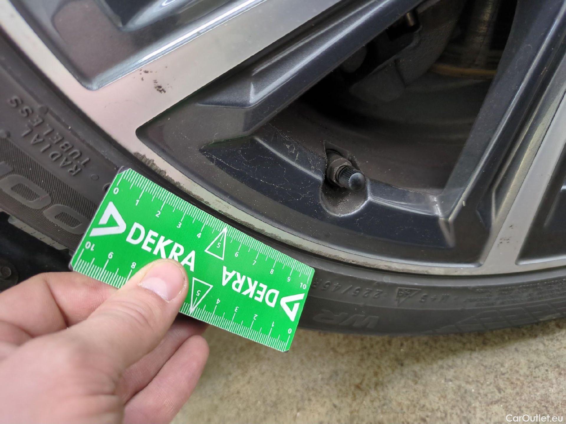  Bmw  Serie 1 BMW Série 1 / 2019 / 5P / Berline 1.5 116I Business Design #15