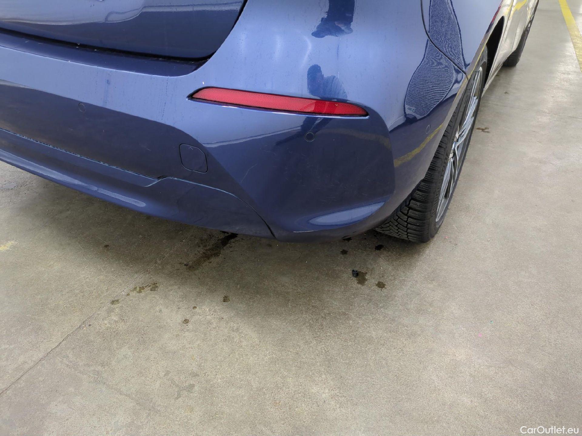  Bmw  Serie 1 BMW Série 1 / 2019 / 5P / Berline 1.5 116I Business Design #40