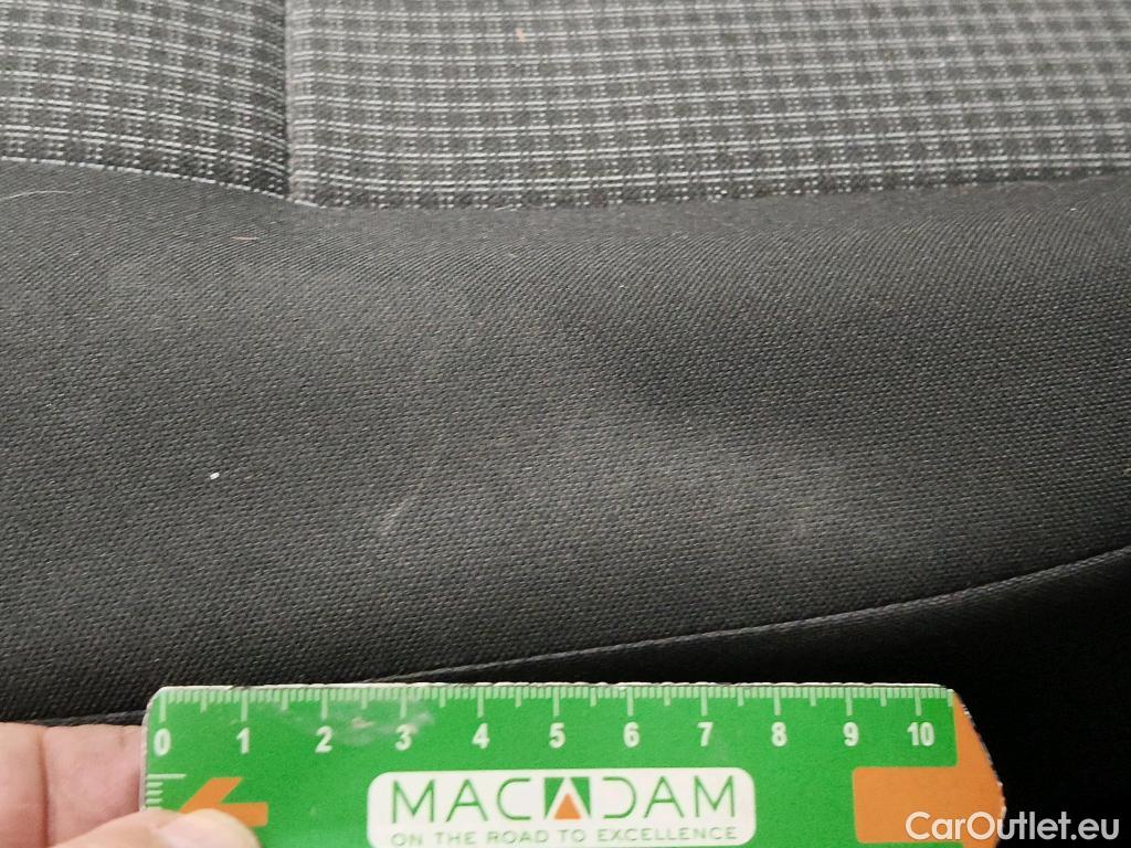  Volkswagen  Transporter VOLKSWAGEN  / 2019 / 4P / Fourgon tôlé 2.0 TDi 110 L1H1 Business #4