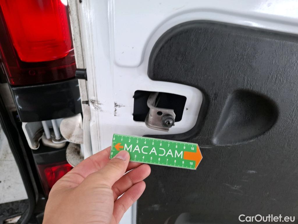  Renault  Trafic RENAULT  / 2019 / 4P / Fourgon tole NV FG GCF L2H2 1200 Energy dCi 145 #14