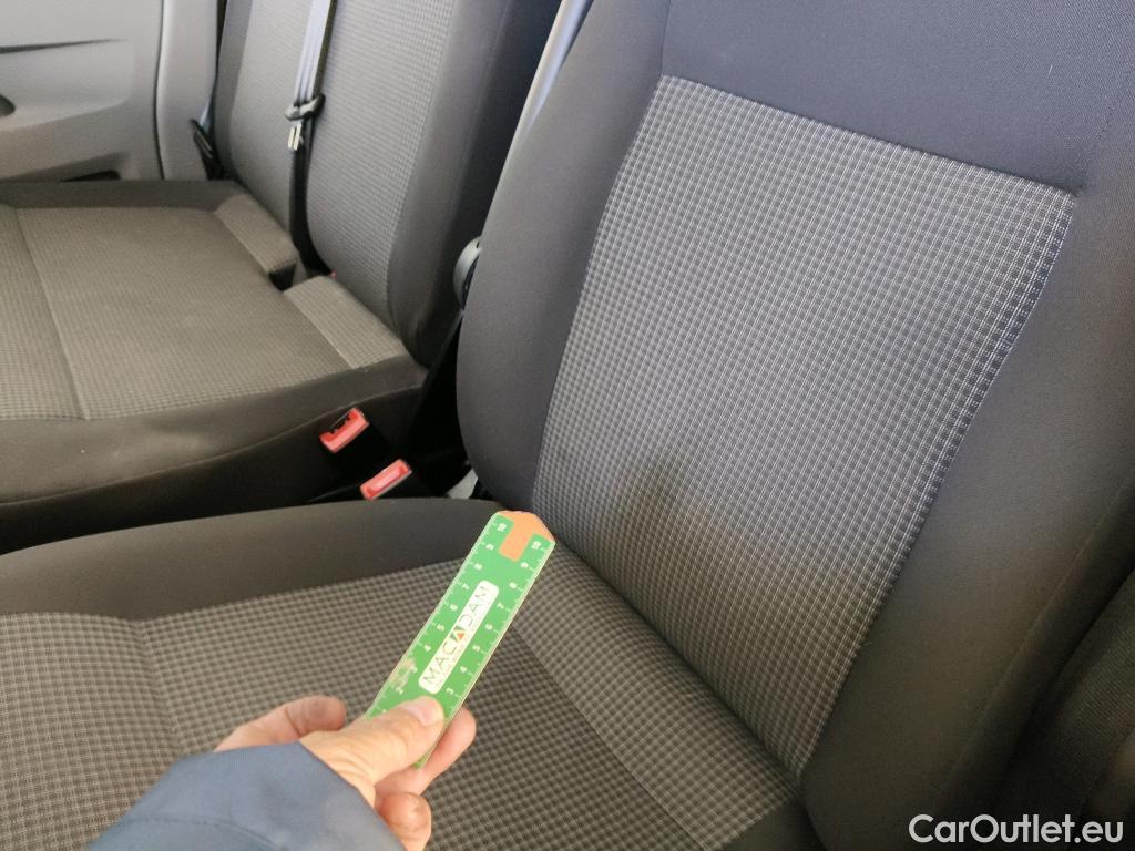  Volkswagen  Transporter VOLKSWAGEN  / 2019 / 4P / Fourgon tôlé 2.0 TDi 110 L1H1 Business #1