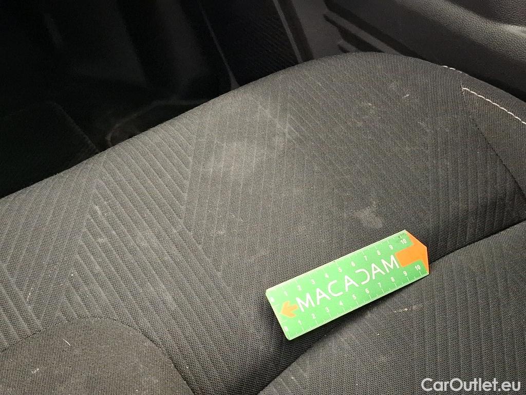  Renault  Trafic  Fourgon L2H1 3T Grand Confort 2.0 dCi 130CV BVM6 E6d #20