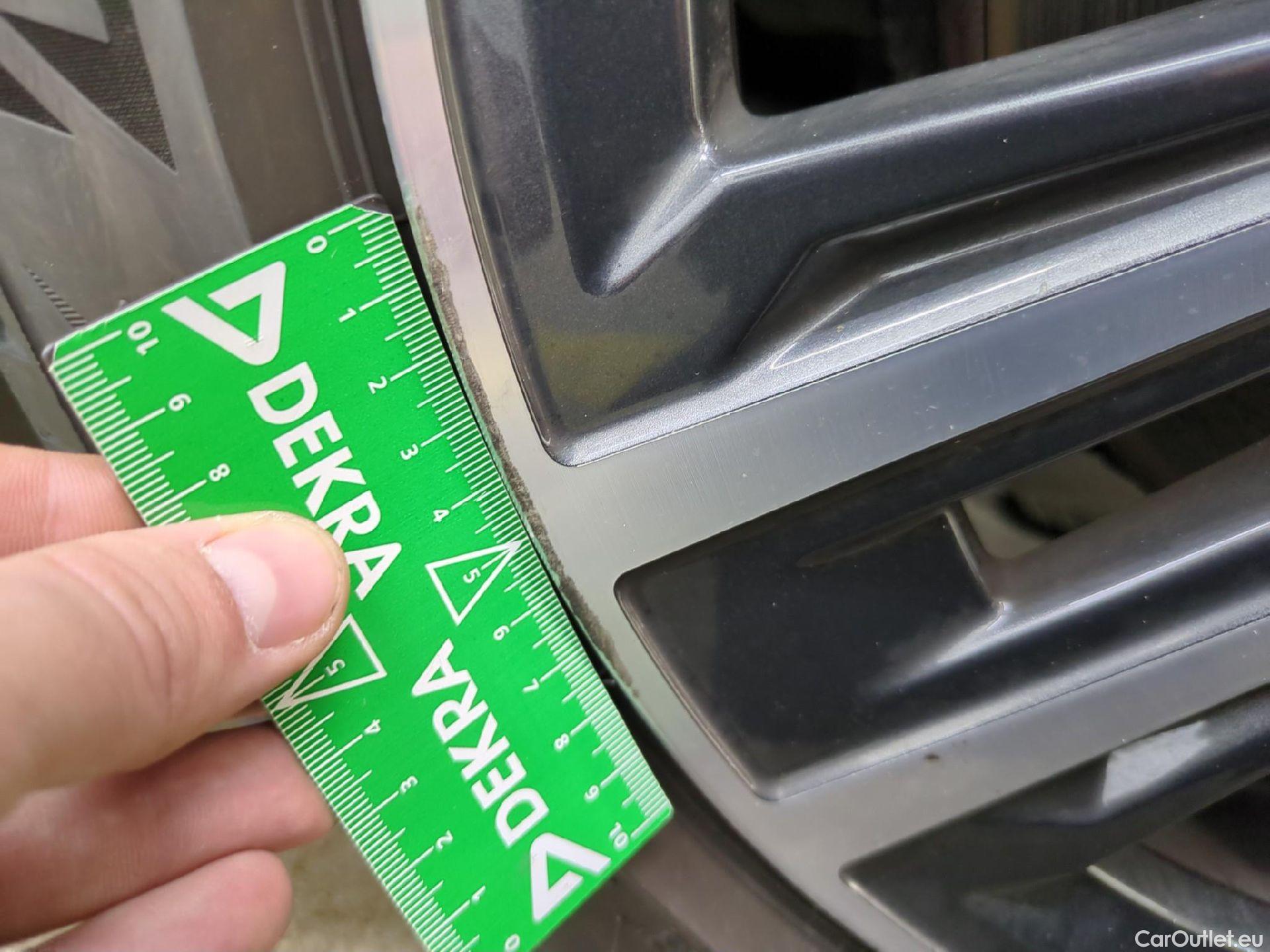  Bmw  Serie 1 BMW Série 1 / 2019 / 5P / Berline 1.5 116I Business Design #13