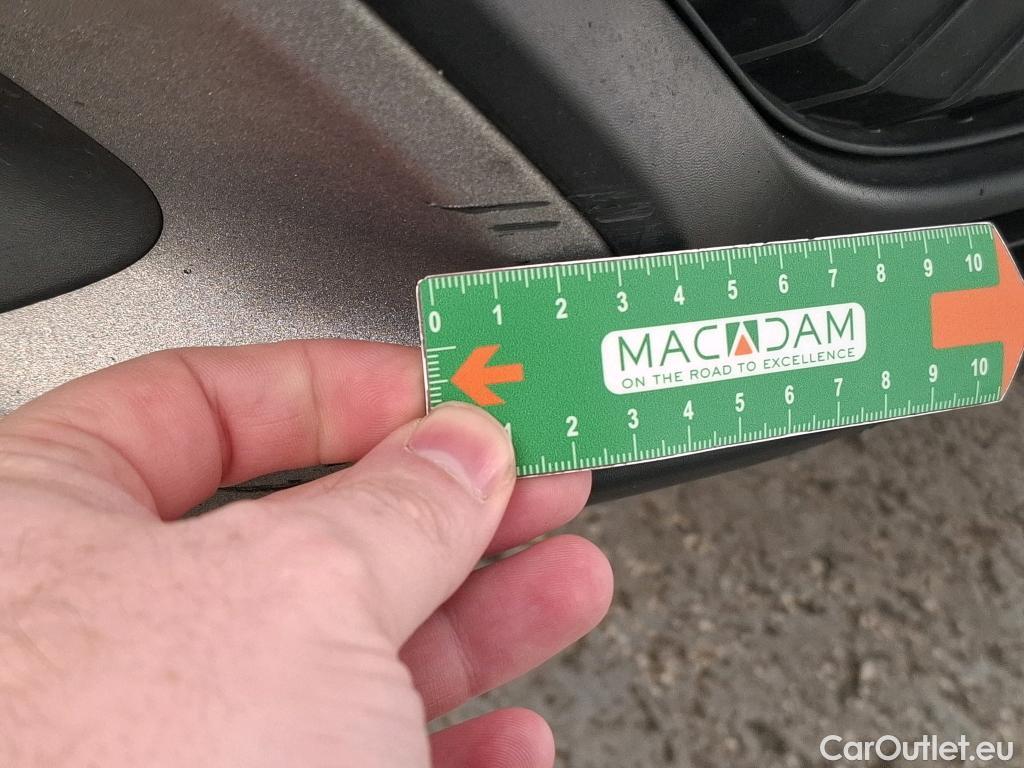  Citroen  C4  Berline Shine 1.5 BlueHDI 130CV BVA8 E6d #46